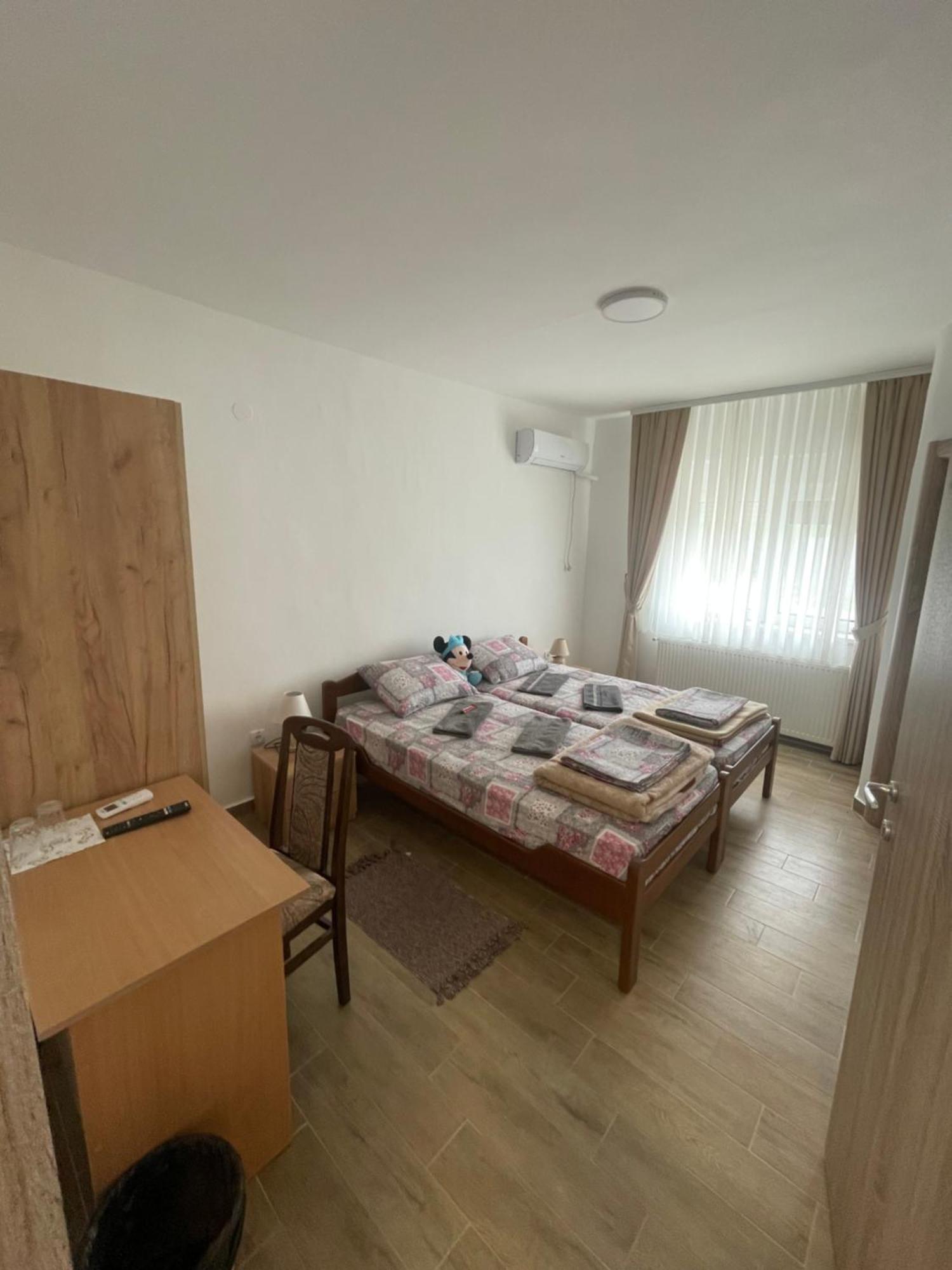 Zuta Osa Hotel Bela Crkva  Ngoại thất bức ảnh