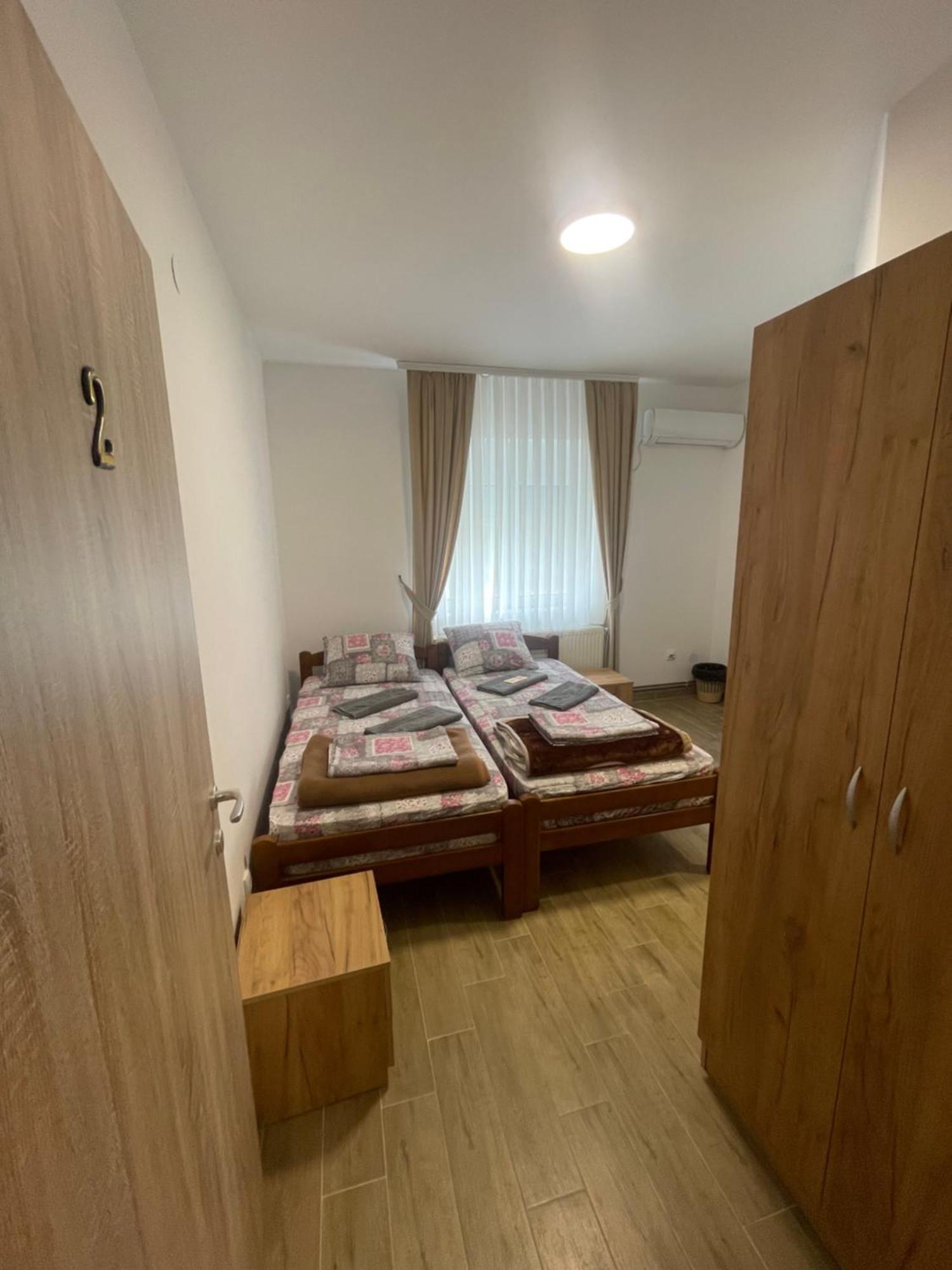 Zuta Osa Hotel Bela Crkva  Ngoại thất bức ảnh