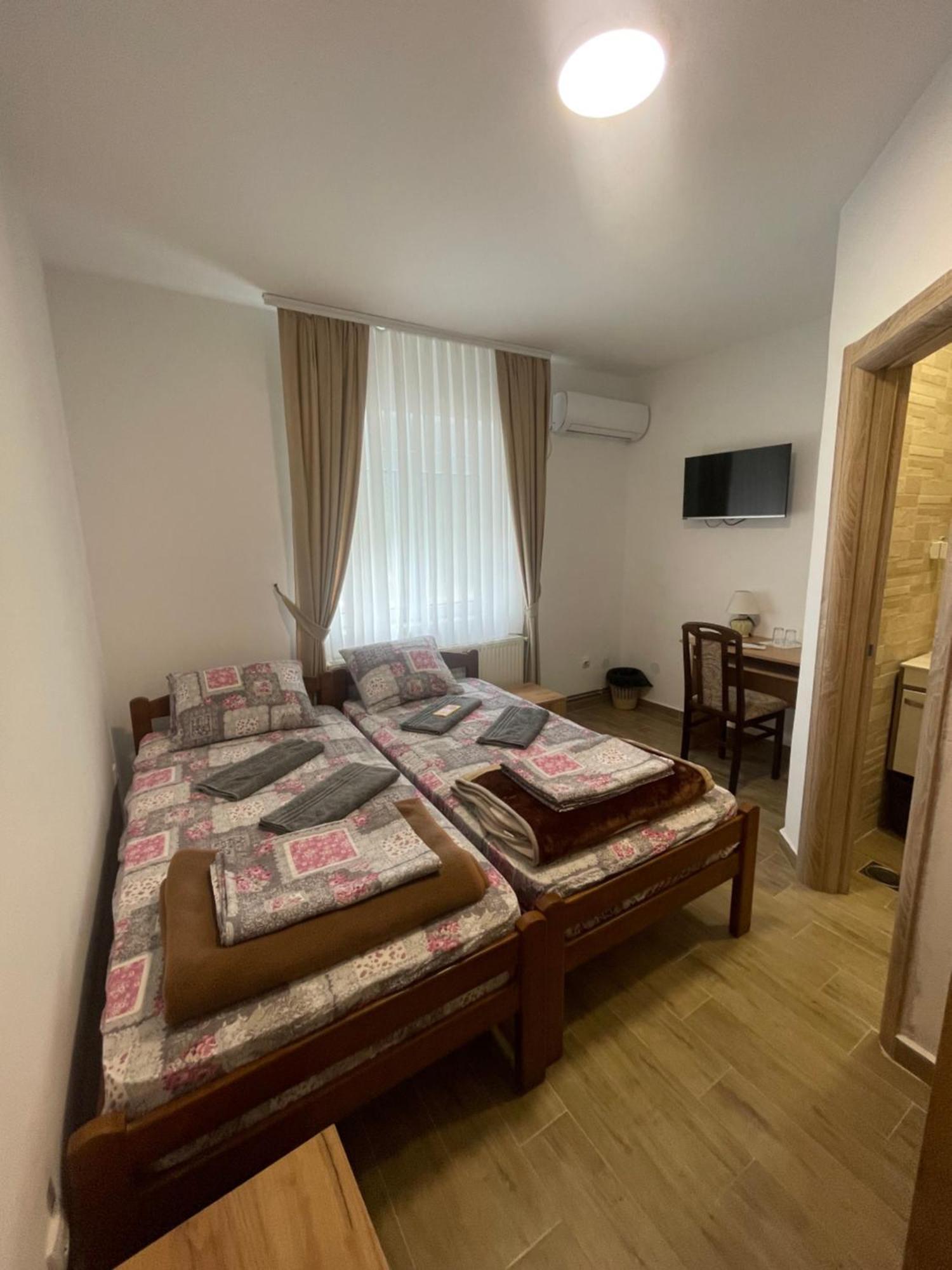 Zuta Osa Hotel Bela Crkva  Ngoại thất bức ảnh